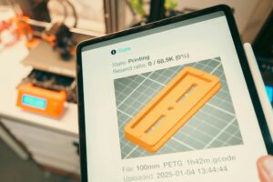 Pantalla de ordenador mostrando un programa de diseño 3D